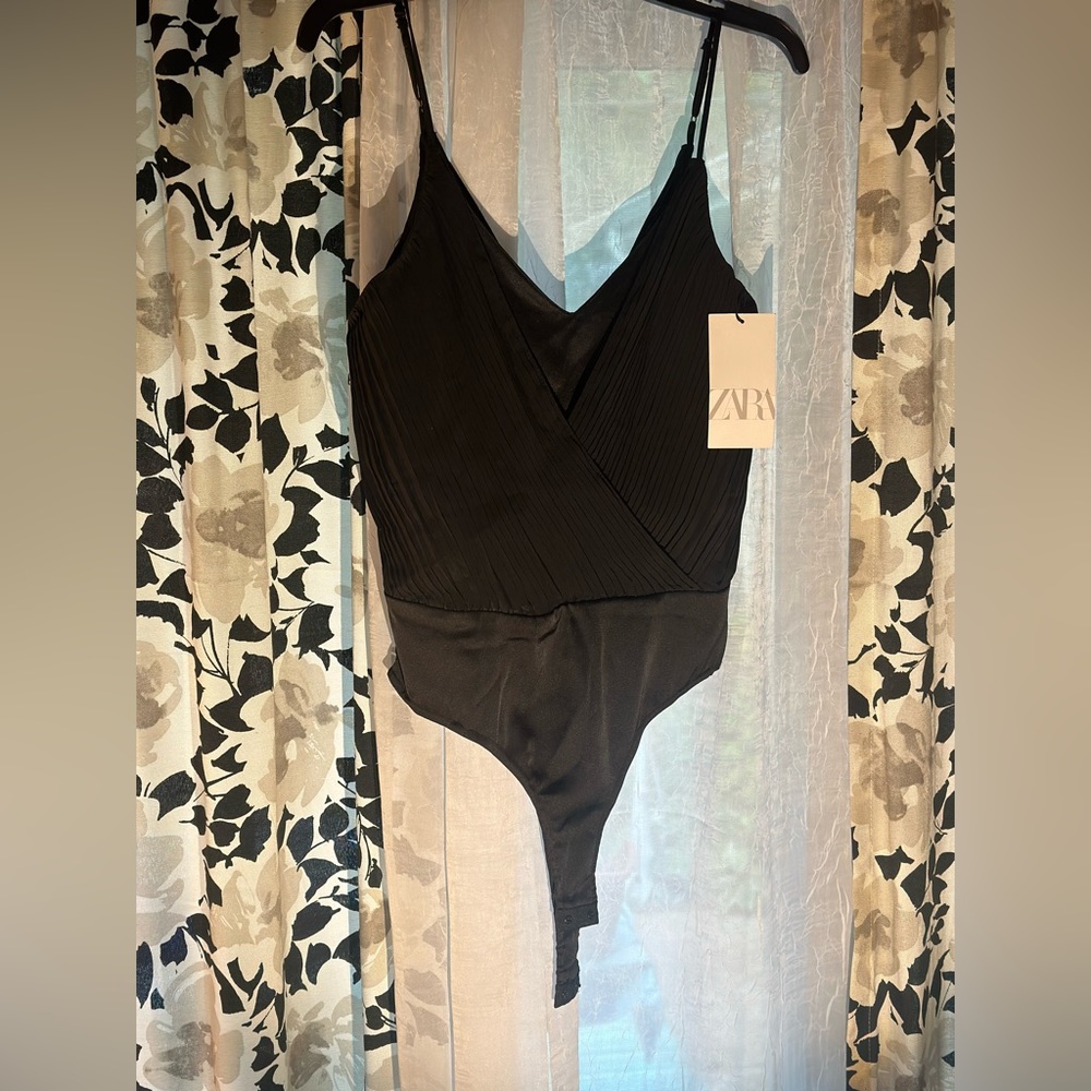 ZARA NWT size Small Black Bodysuit